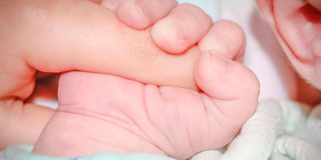 Así quedan los permisos por nacimiento y cuidados: tres semanas retribuidas más para cada progenitor