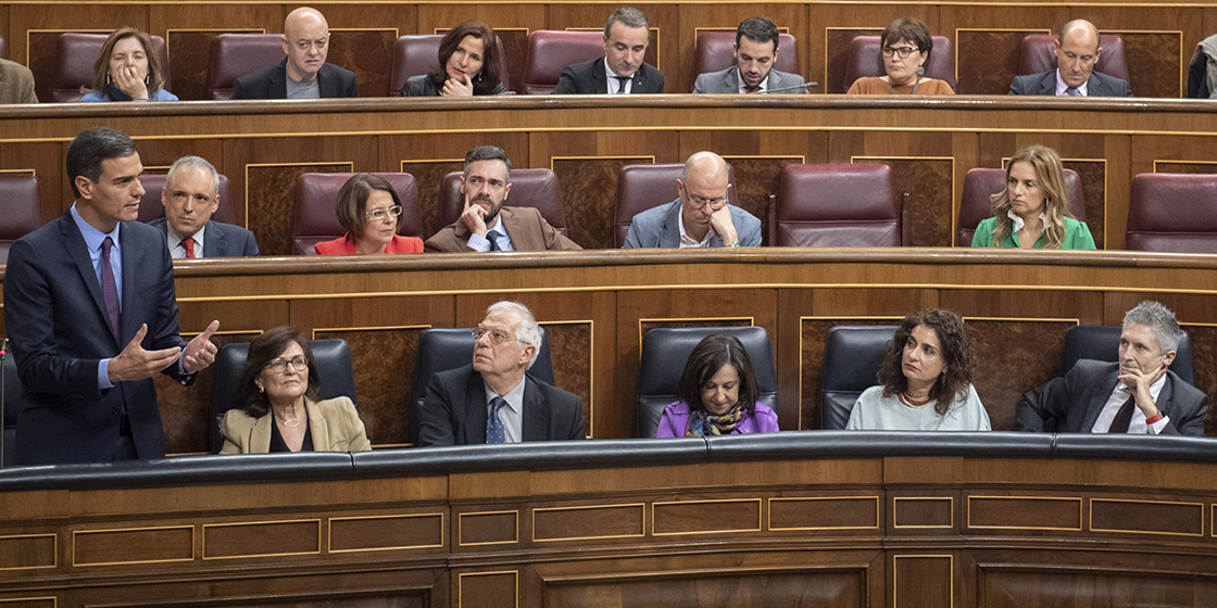 Solo cinco de los 17 ministerios de Pedro Sánchez identifican a todos sus asesores